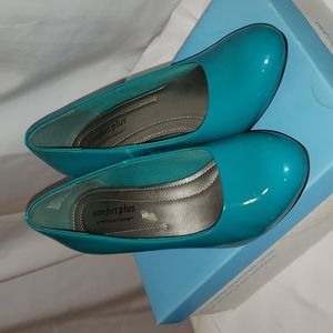 Predictions Bright Teal Pumps